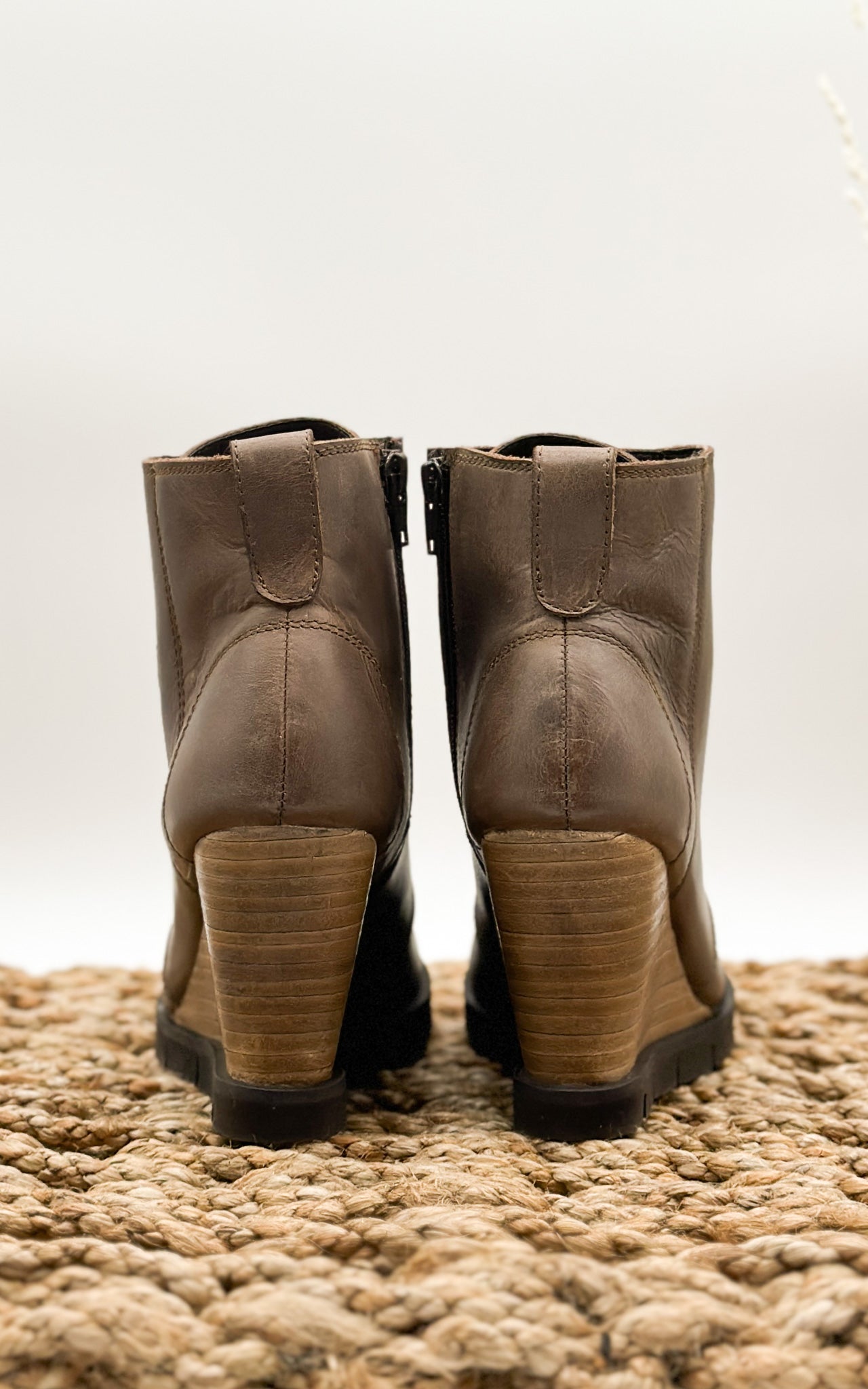 Joana Boot in Taupe