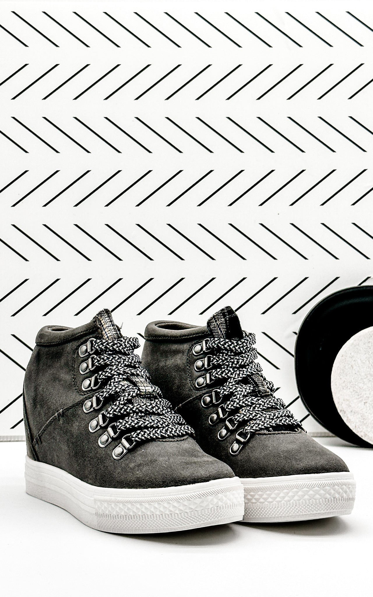 Tibi Sneaker in Grey