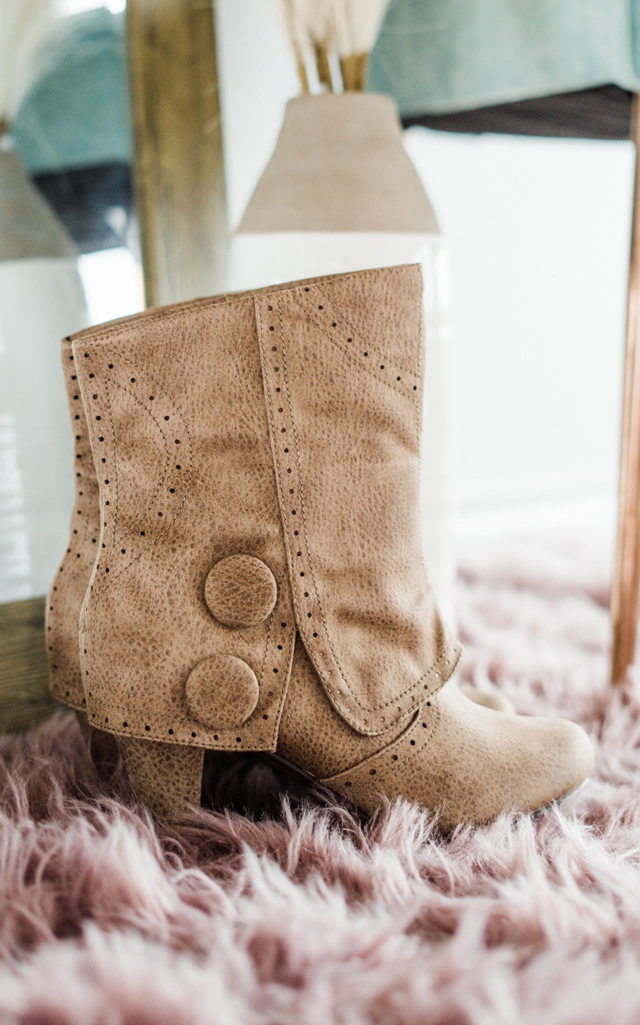 Cowgirl Star Booties in Taupe