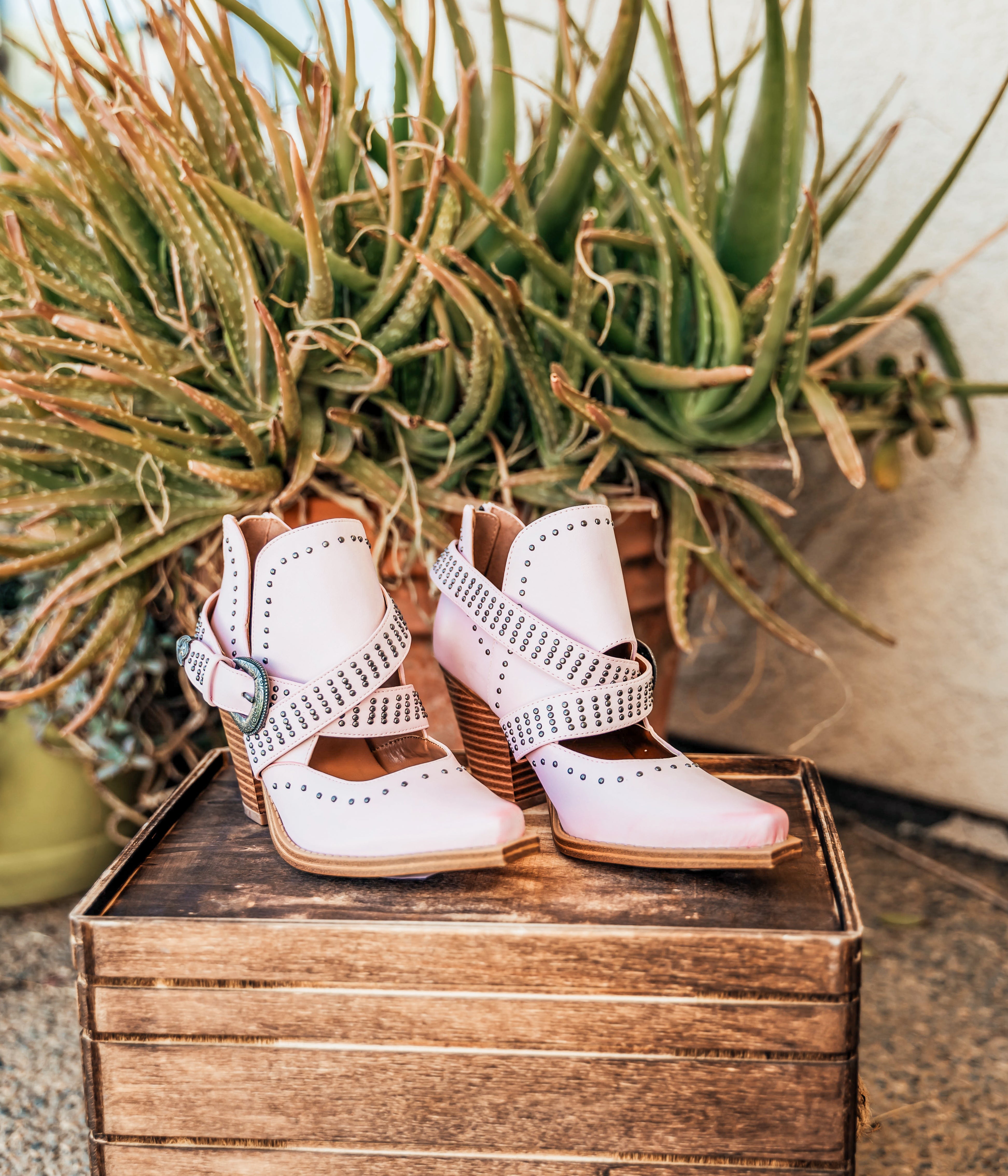 Fiona Ankle Boot in Pink