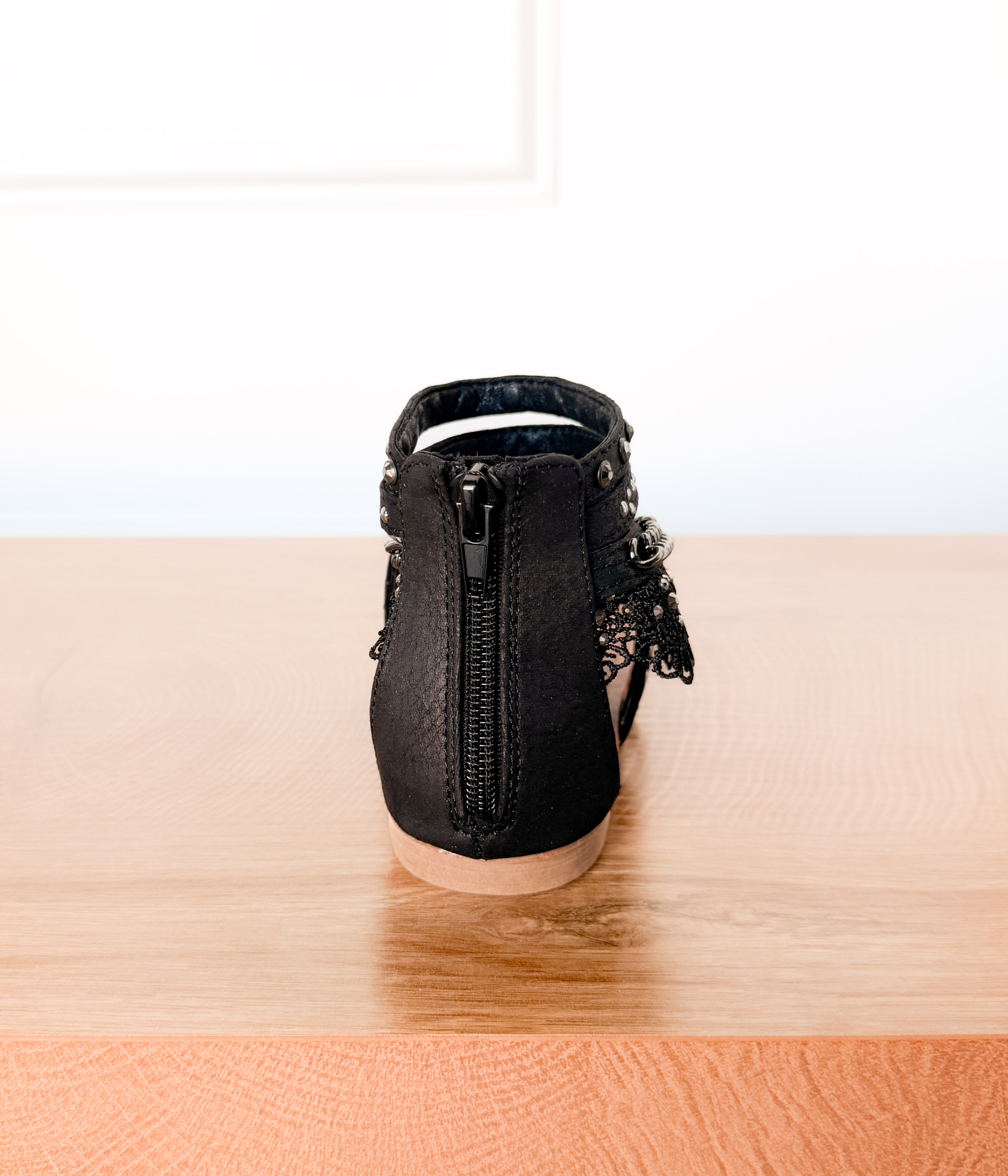 Willow Sandal in Black