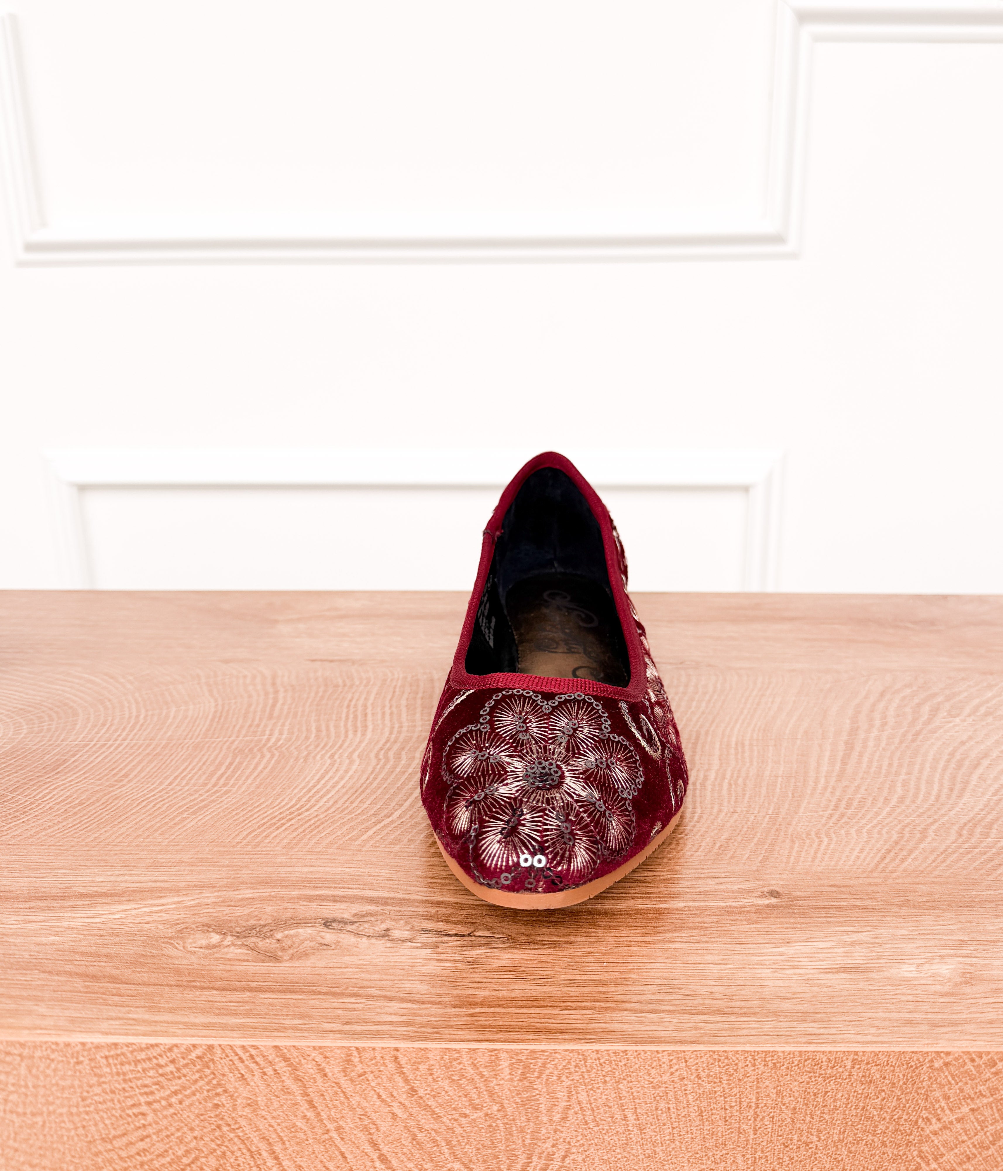 Yuna Flats in Burgundy